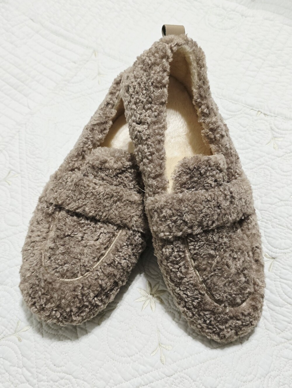 Women's Teddy Slippers Size 38 (7-) Brown Moccasins Plush Fleece Cozy Warm Comfy
